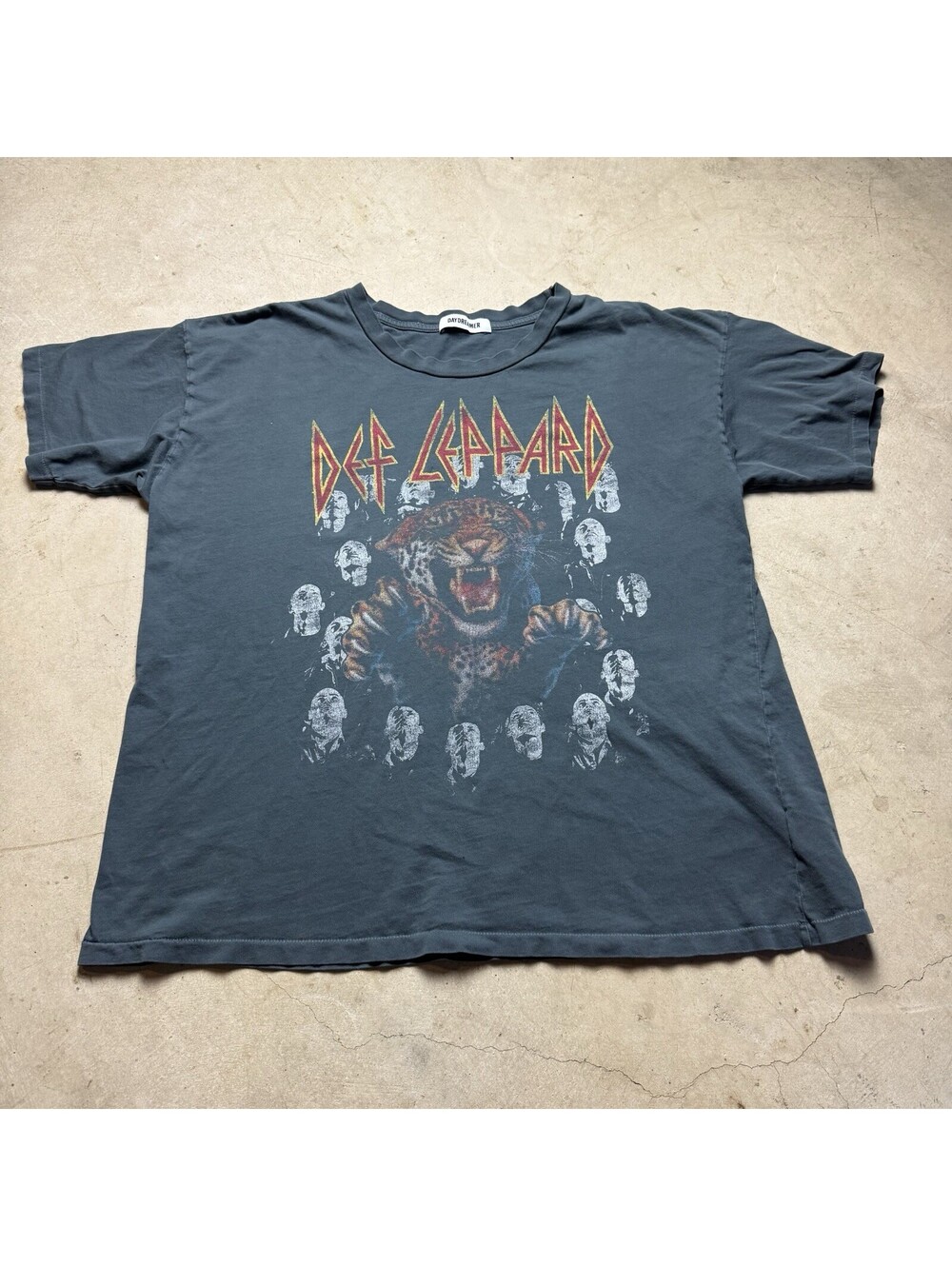 Daydreamer Def Leppard T Shirt Womens M Grey Tour Rock USA Music